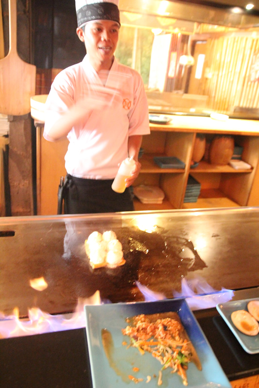 巴里島日式創意鐵板料理+亂打秀+火燄冰淇淋