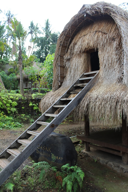 巴里島懷舊部落村探險