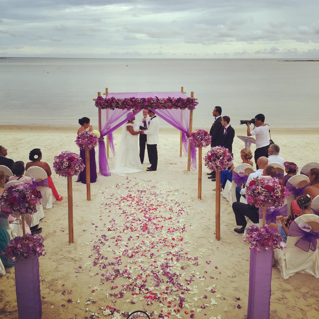 蘇梅島主題定制沙灘婚禮 圖庫