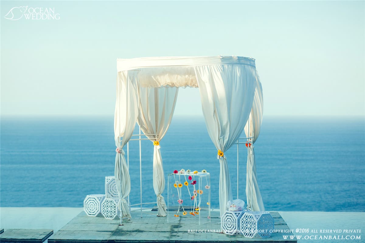 巴里島天空之鏡水上婚禮 圖庫