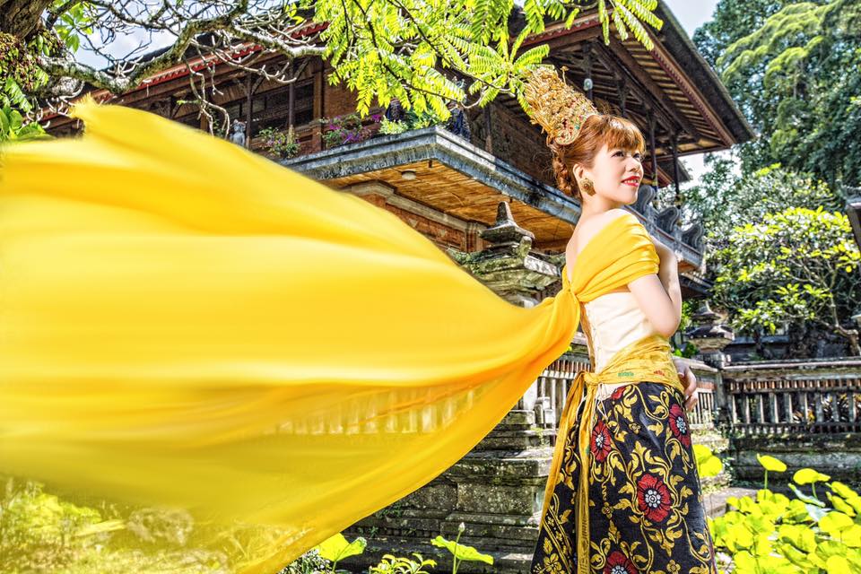 峇里島邊玩邊拍婚紗攝影之旅 圖庫
