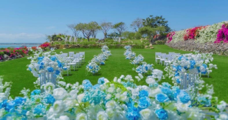 森。私人祕境夢幻花園海景婚禮 圖庫