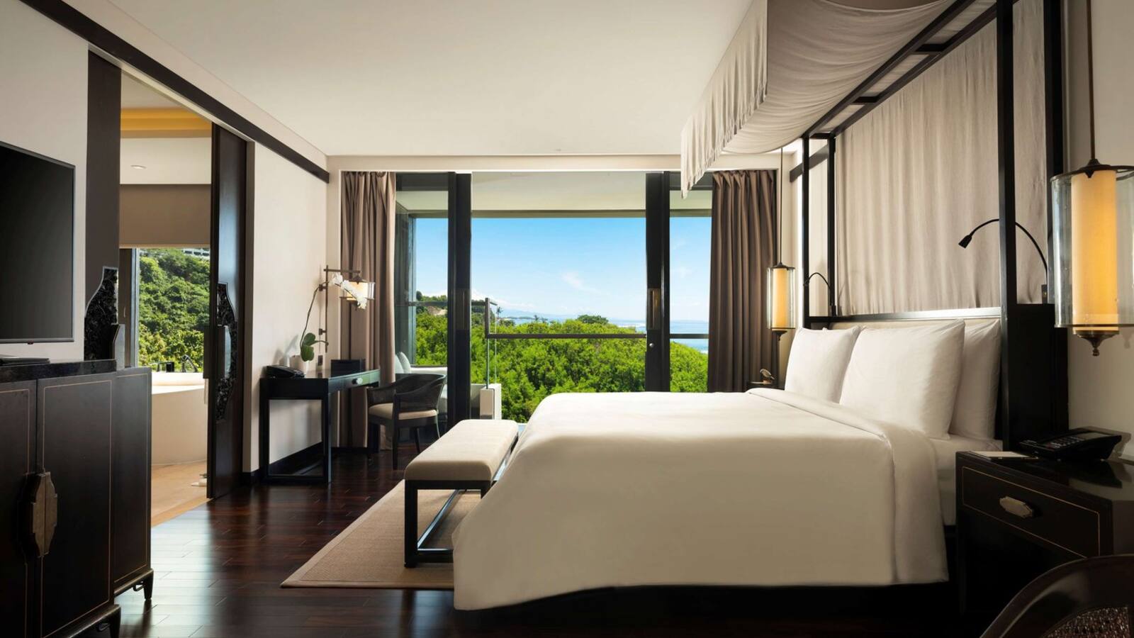 Grand Deluxe Room