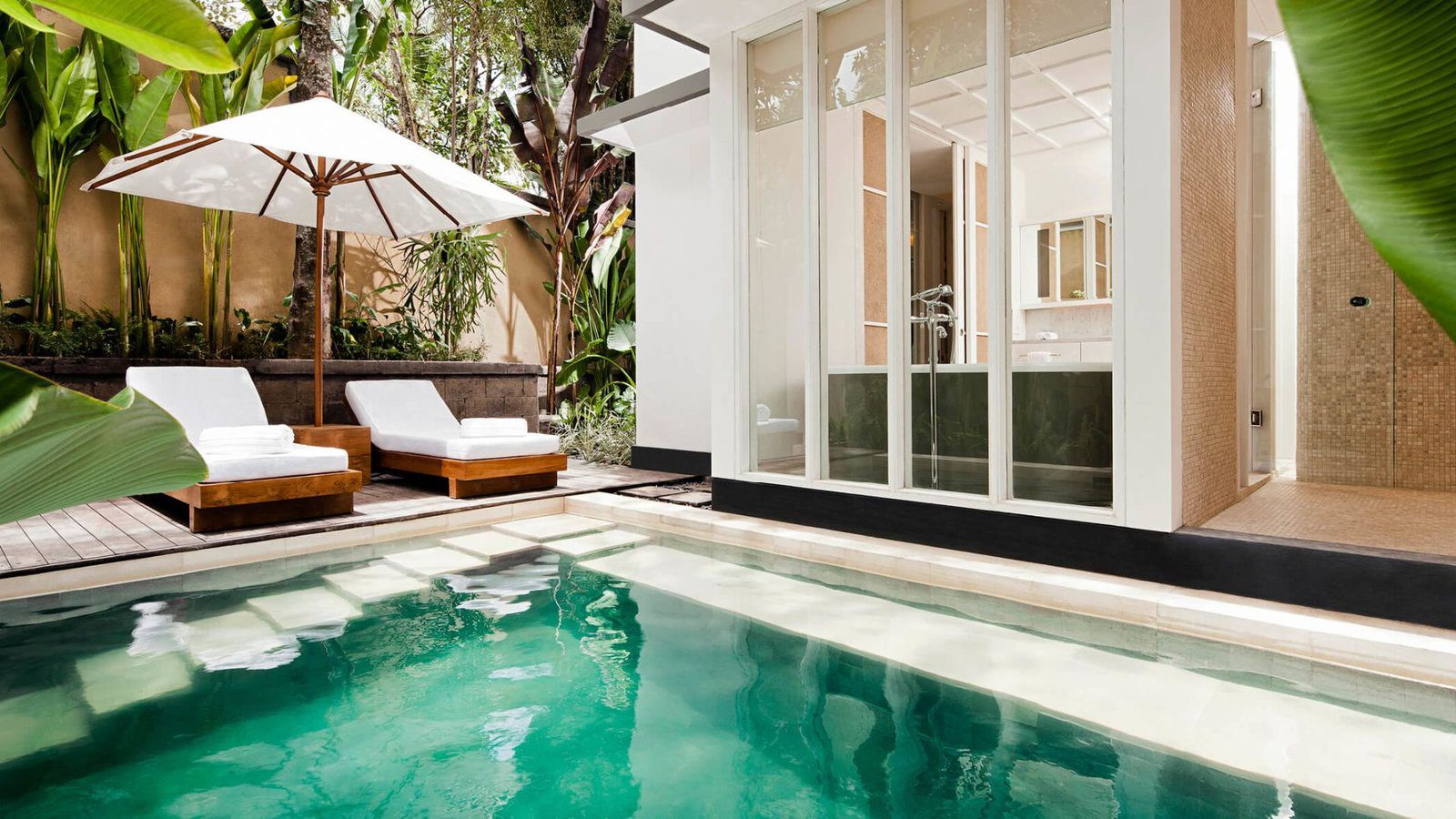 Pool Suite