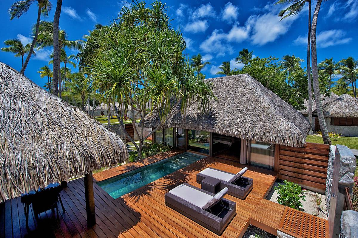 Villa with Pool