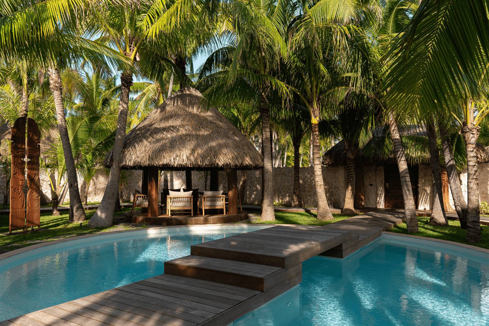 Royal Beach Villa with Pool
