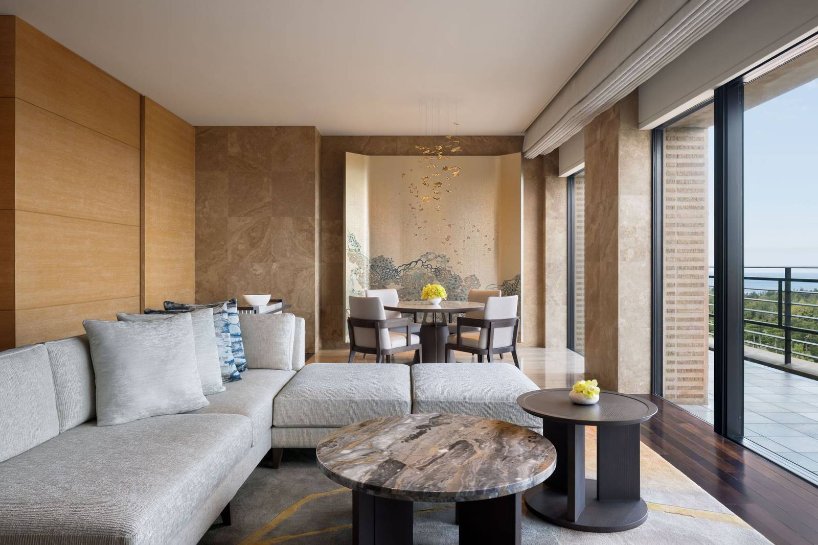 The Ritz-Carlton Suite